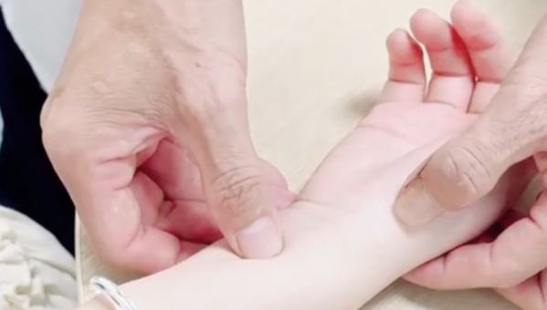 发生中暑该怎么办？5个穴位帮助缓解不适
